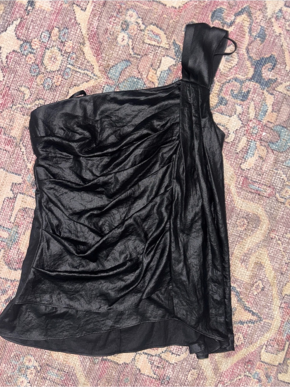 Black One-Shoulder Ruched Top - gorgeous